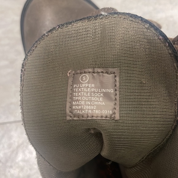 Boots - Picture 6 of 6